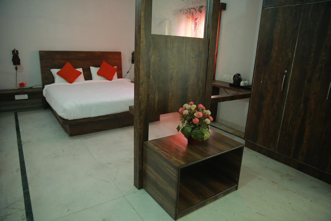 Lokis Forest Inn Hyderabad Esterno foto