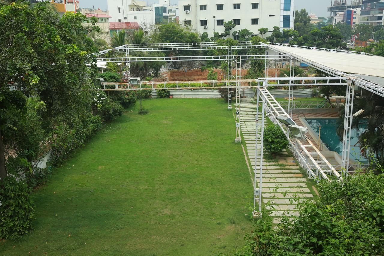 Lokis Forest Inn Hyderabad Esterno foto