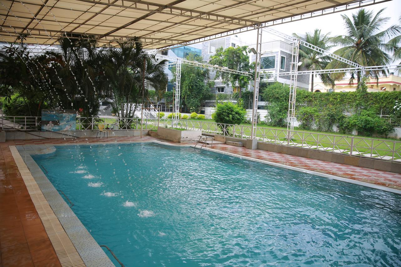 Lokis Forest Inn Hyderabad Esterno foto