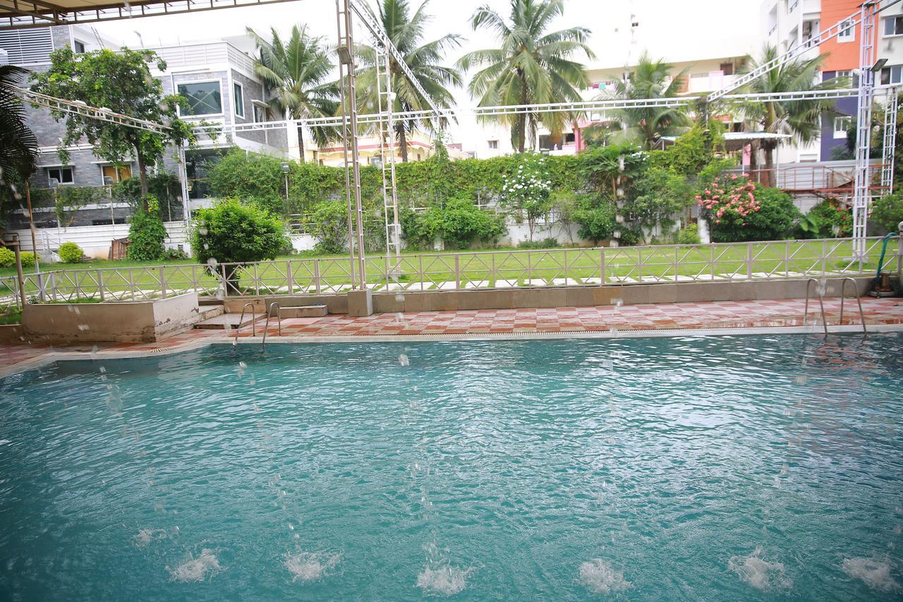 Lokis Forest Inn Hyderabad Esterno foto