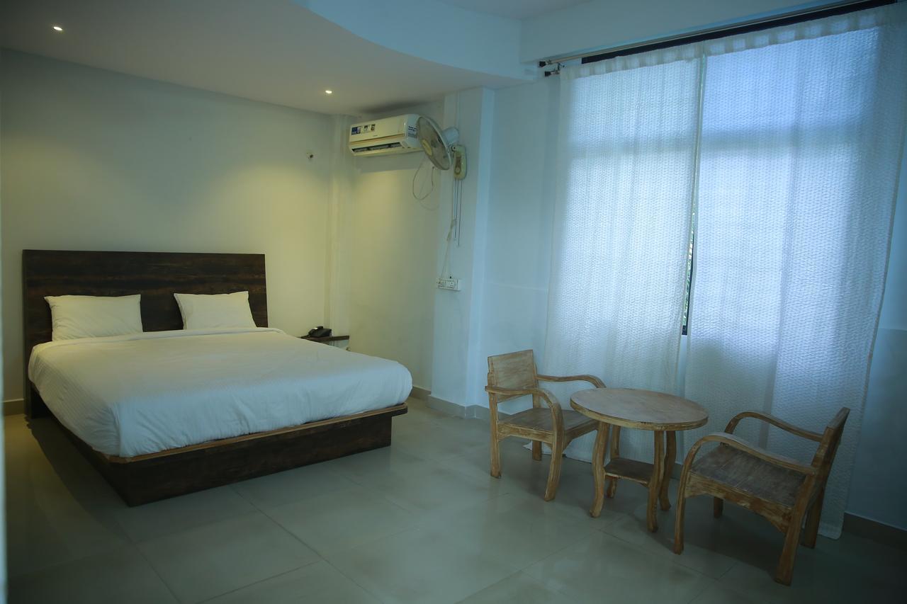 Lokis Forest Inn Hyderabad Esterno foto